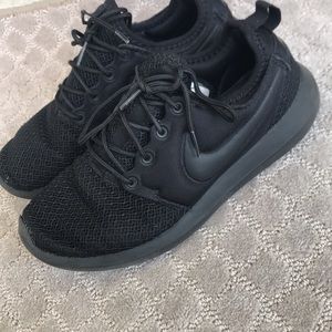 nike roshe women black